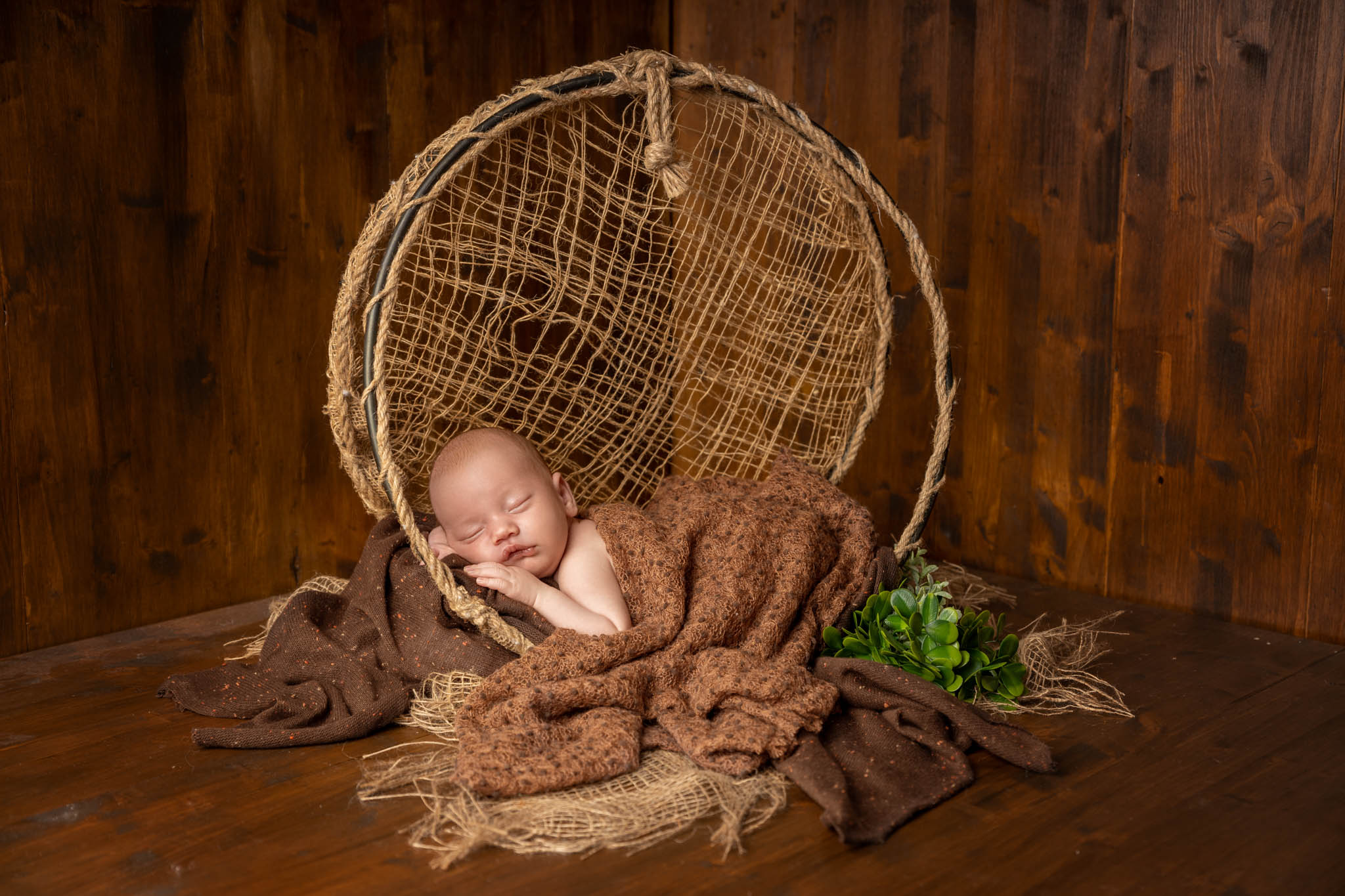 denicolo fotografie baby newborn shooting studio nürnberg award afns traumfänger schlafen braun grün holz